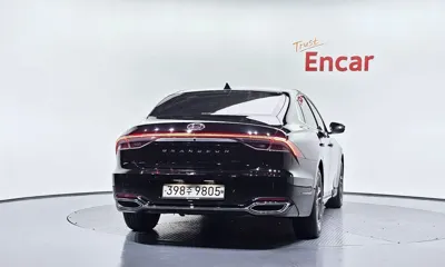 Hyundai Grandeur 2020, 33645 км, за 15482.71 USD