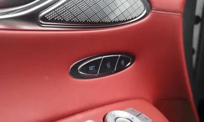 Genesis GV70 2022, 77587 км, за 25052.9 USD - фото 29