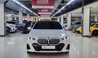 BMW 5-Series 2024, 17150 км, за 39319.94 USD
