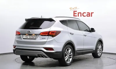 Hyundai Santafe 2017, 125296 км, за 9311.71 USD