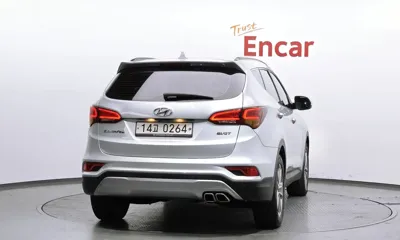 Hyundai Santafe 2017, 125296 км, за 9311.71 USD