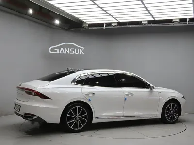 Hyundai Grandeur 2021, 121058 км, за 12289.39 USD