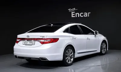 Hyundai Grandeur 2015, 208178 км, за 3931.99 USD