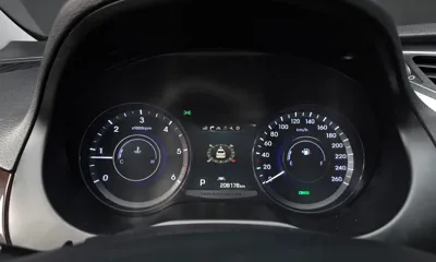 Hyundai Grandeur 2015, 208178 км, за 3931.99 USD - фото 8