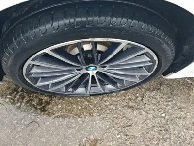 BMW 5 Series 2022, 75300 км, за 32077.07 USD - фото 23