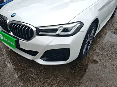 BMW 5 Series 2022, 75300 км, за 32077.07 USD - фото 24