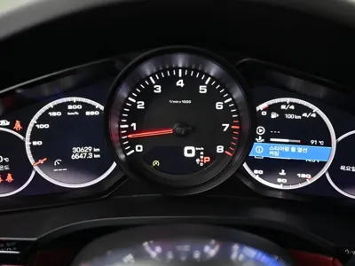 Porsche Cayenne 2022, 30630 км, за 67611.92 USD - фото 8