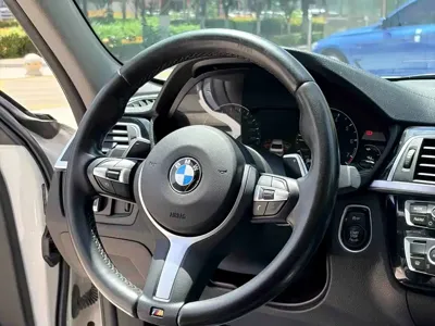 BMW 3 Series 2018, 150000 км, за 12212.83 USD