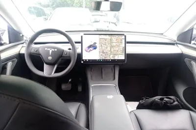 Tesla Model Y 2021, 63600 км, за 25512 USD - фото 12
