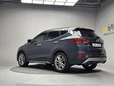 Hyundai Santafe 2018, 166050 км, за 7248.26 USD