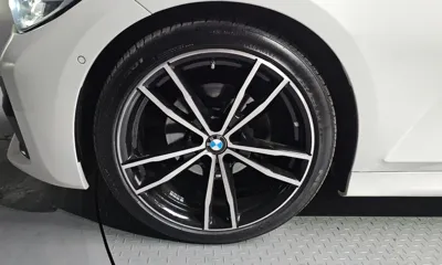 BMW 3-Series 2021, 84933 км, за 18178.23 USD