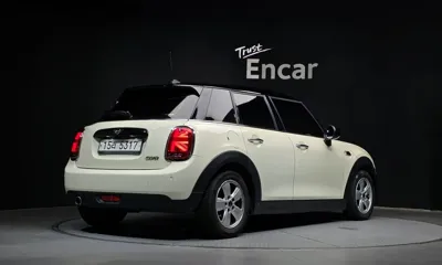 MINI Cooper 2019, 122010 км, за 5016.29 USD