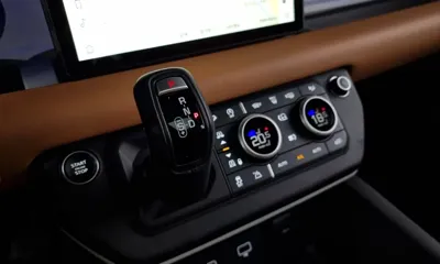 Land Rover Defender 2024, 9635 км, за 55349.33 USD - фото 9
