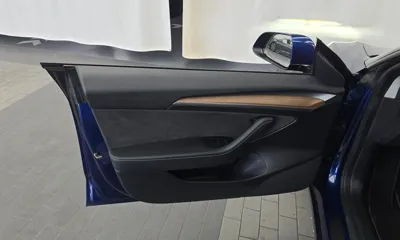 Tesla Model 3 2021, 60491 км, за 19478.84 USD - фото 24
