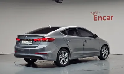 Hyundai Avante 2018, 59728 км, за 7676.3 USD