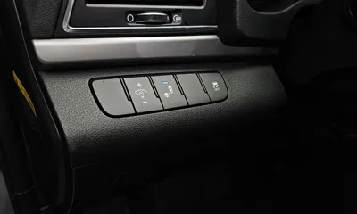 Hyundai Avante 2018, 59728 км, за 7670.8 USD - фото 17