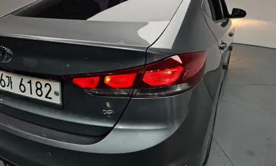 Hyundai Avante 2018, 59728 км, за 7670.8 USD - фото 23