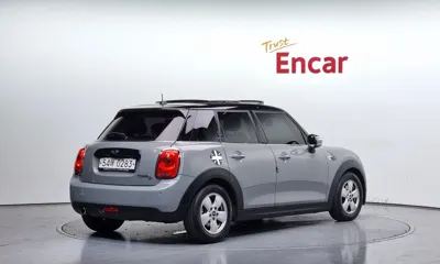MINI Cooper 2016, 86806 км, за 4569.53 USD