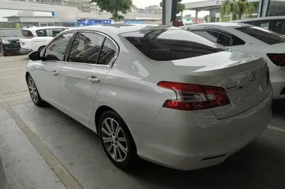 Peugeot 408 2015, 122899 км, за 5271 USD