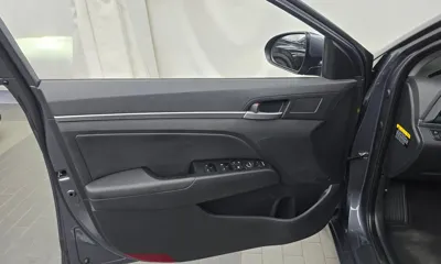 Hyundai Avante 2019, 111188 км, за 6508.15 USD - фото 24