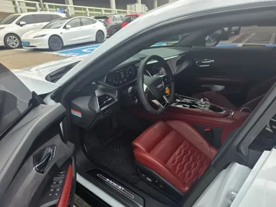 Audi e-tron GT 2023, 23000 км, за 61055.41 USD - фото 10