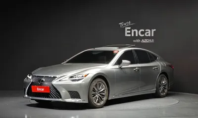 Lexus LS · 2023 год