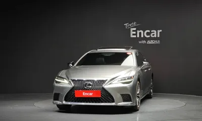 Lexus LS 2023, 30171 км, за 68924.77 USD