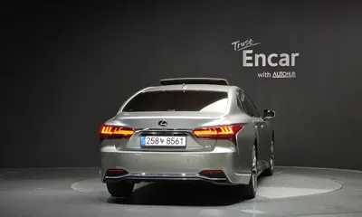 Lexus LS 2023, 30171 км, за 68924.77 USD