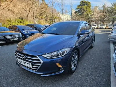 Hyundai Avante · 2018 год