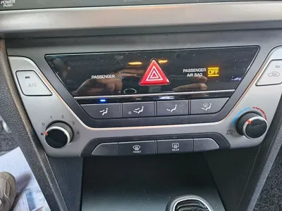 Hyundai Avante 2018, 101000 км, за 6357.61 USD - фото 10