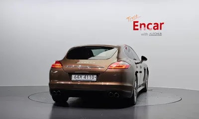 Porsche Panamera 2010, 85442 км, за 13071.46 USD