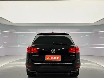 Volkswagen Touareg 2014, 97000 км, за 9370.99 USD