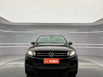Volkswagen Touareg 2014, 97000 км, за 9370.99 USD