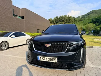Cadillac XT6 · 2023 год