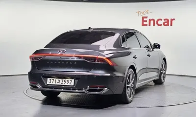 Hyundai Grandeur 2022, 82170 км, за 14754.43 USD