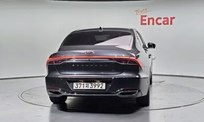 Hyundai Grandeur 2022, 82170 км, за 14754.43 USD