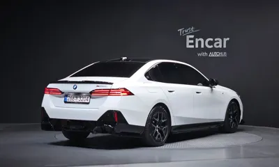 BMW 5-Series 2024, 28507 км, за 37856.76 USD