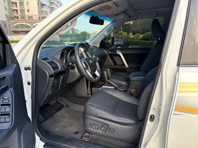 Toyota Prado 2017, 119000 км, за 26779.94 USD