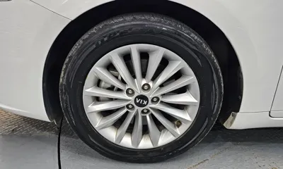 Kia K7 2018, 69915 км, за 9055.38 USD