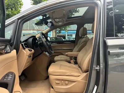 Buick GL8 2018, 88000 км, за 19569.96 USD