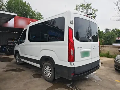 大通 V90 2025, 37800 км, за 17298.91 USD