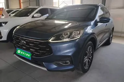 Ford Escape · 2020 год