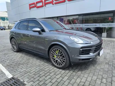 Porsche Cayenne Hybrid 2021, 58000 км, за 53734.49 USD
