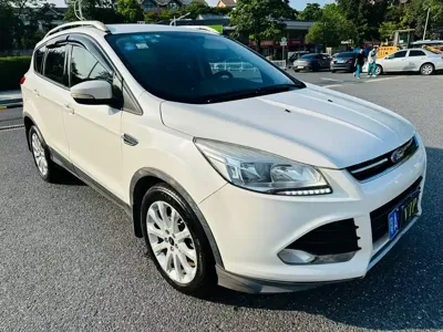 Ford Kuga 2016, 201500 км, за 2890.51 USD