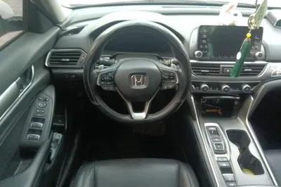 Honda Accord 2018, 51800 км, за 16138 USD - фото 12