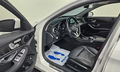Mercedes-Benz C-Class 2019, 167222 км, за 12465.54 USD - фото 10