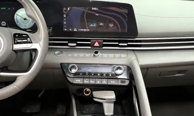 Hyundai Avante 2023, 87875 км, за 12931.6 USD - фото 13