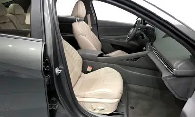 Hyundai Avante 2023, 87875 км, за 12931.6 USD - фото 26