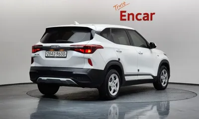 Kia Seltos 2023, 102692 км, за 11726.39 USD