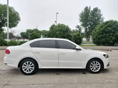 Volkswagen Lavida 2017, 140000 км, за 4278.32 USD
